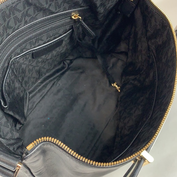 Michael kors bag - Picture 12 of 14